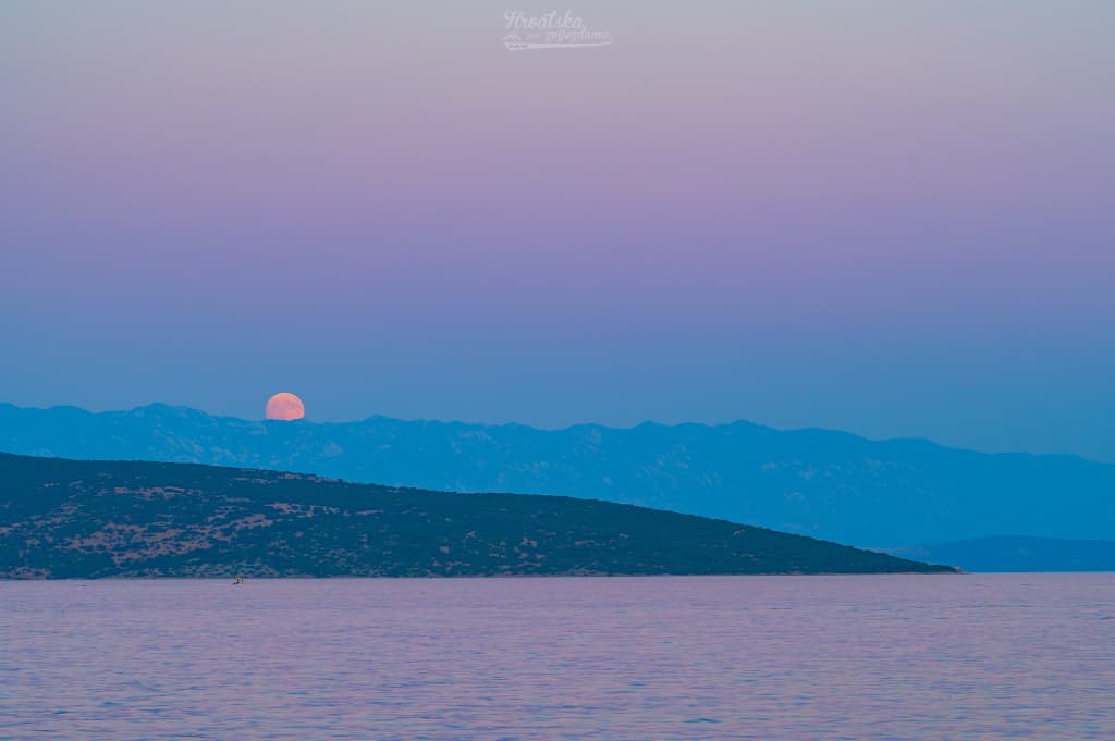 Buck Moon and Belt of Venus